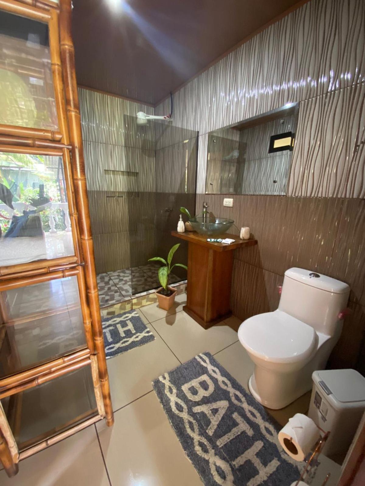 Frias Home Tortuguero Exterior photo